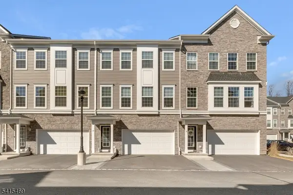 14 Coogan Ct, Morris Plains Boro, NJ 07950