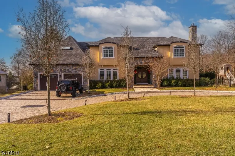 281 Beaufort Ave, Livingston, NJ 07039 - #1