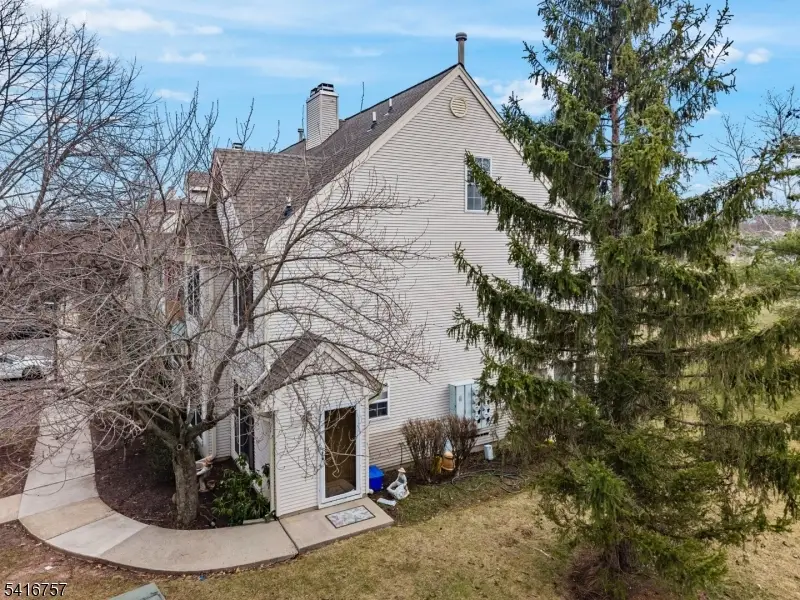 25 Colleen Ct, South Brunswick, NJ 08824 - #2