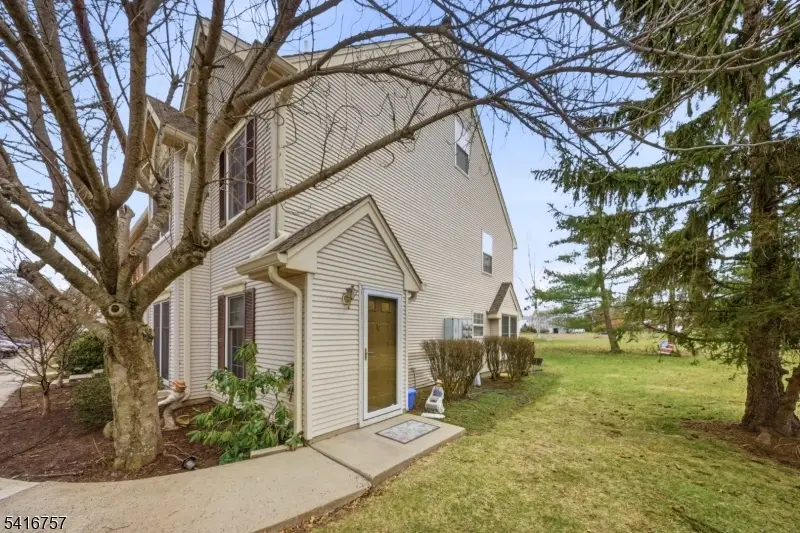 25 Colleen Ct, South Brunswick, NJ 08824 - #3