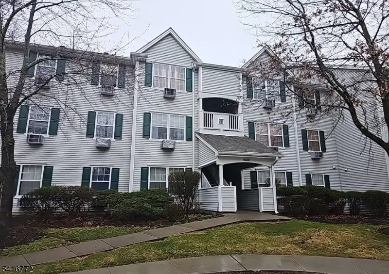 107 Chatfield Dr, Pequannock, NJ 07444 - #1