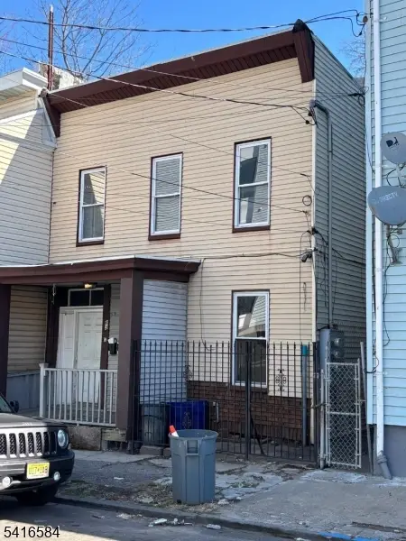 63 Plum St, Paterson City, NJ 07503