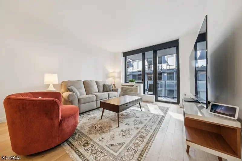 160 1st St #1111, Jersey City, NJ 07302 - #2