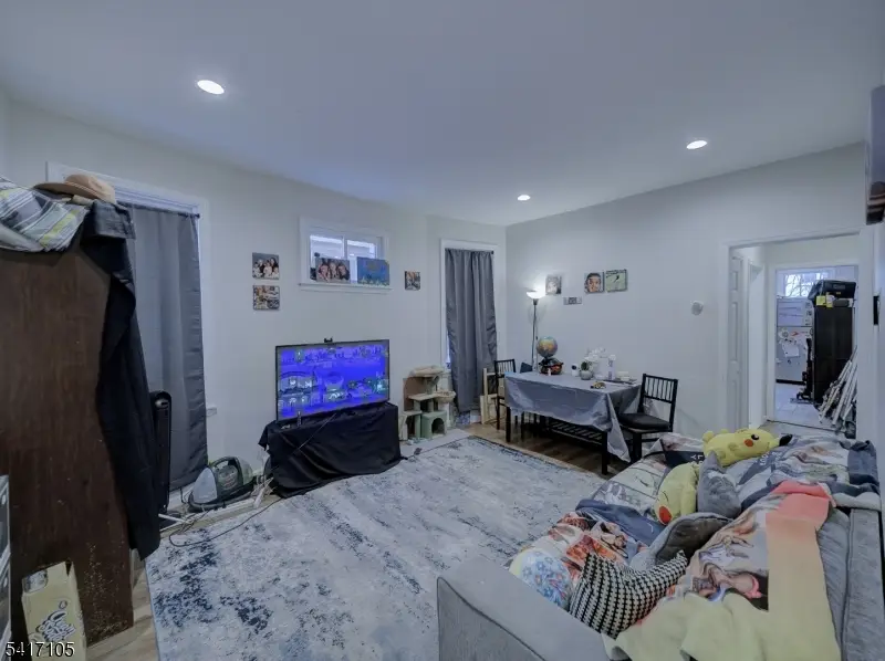 193 Clerk St, Jersey City, NJ 07305 - #3
