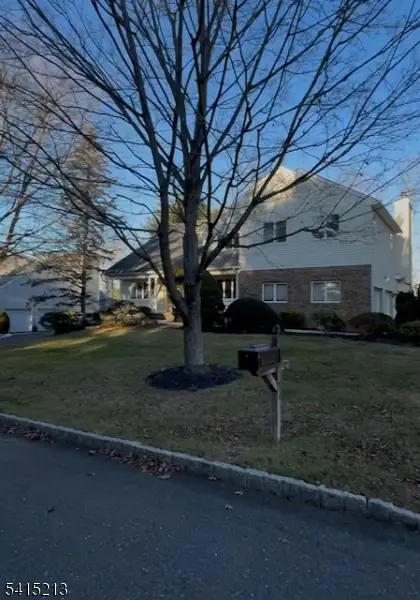 34 Knob Hill Rd, Morganville, NJ 07751 - #1