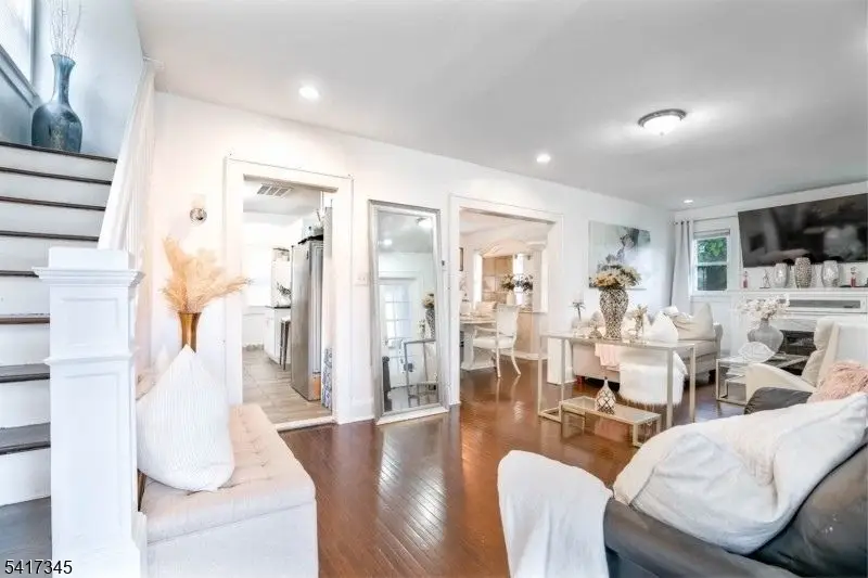 304 W 2nd Ave, Roselle, NJ 07203 - #3