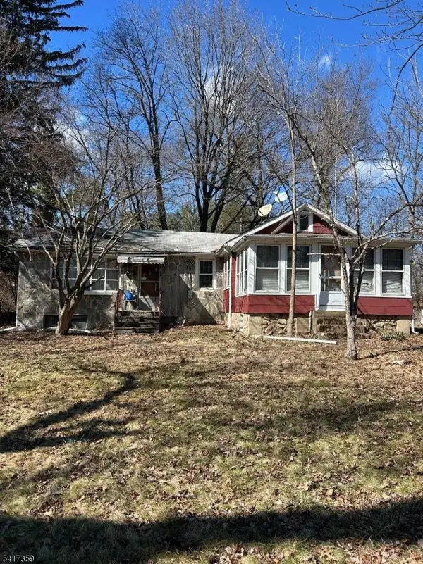 56 Burnet St, Livingston Twp., NJ 07039