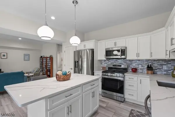 165 Lakeside Rd #8, West Milford Twp., NJ 07480