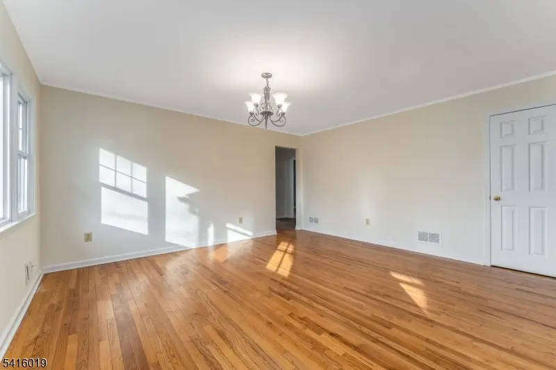 14 Fawn Dr, Clinton, NJ 08833 - #3