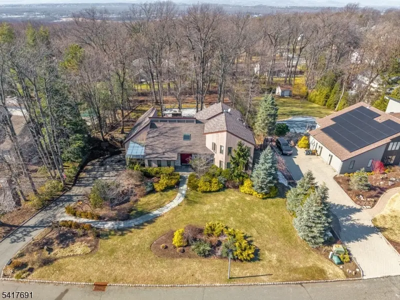 17 Brentwood Dr, North Caldwell, NJ 07006 - #3