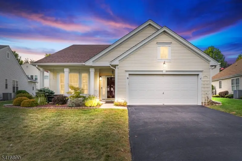 29 Stafford Ln, Brookfield, NJ 07823 - #1