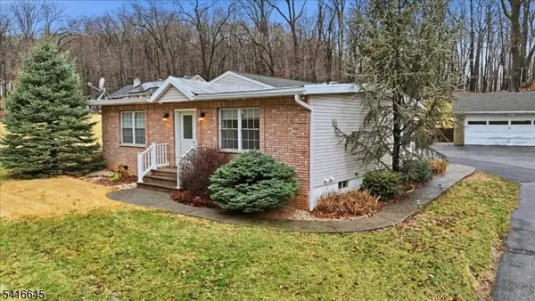 20 Summerfield Rd, White Twp., NJ 07823