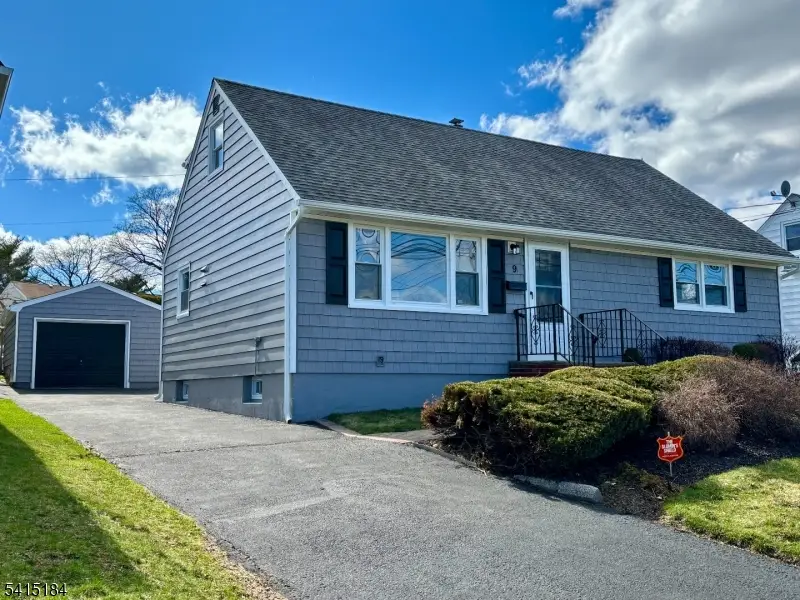 9 Joan Pl, Clifton, NJ 07012 - #2