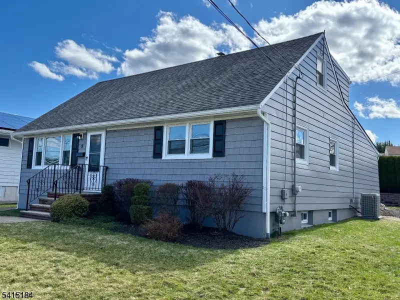 9 Joan Pl, Clifton, NJ 07012 - #3