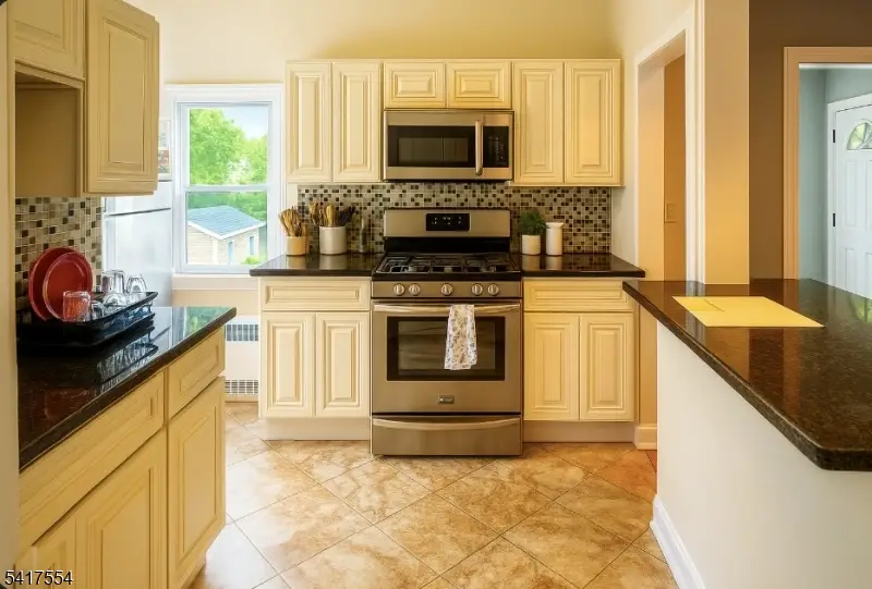 17 Carteret St, Watsessing, NJ 07003 - #2