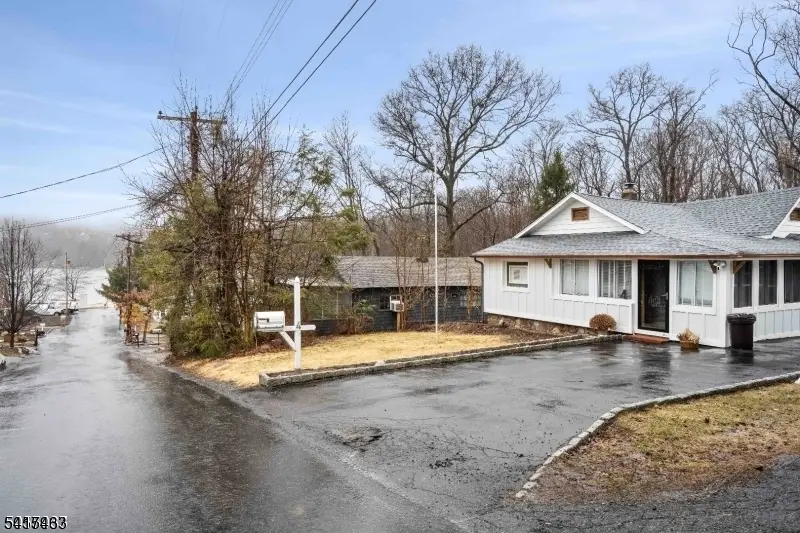 4 Dead End Rd, Newfoundland, NJ 07435 - #2