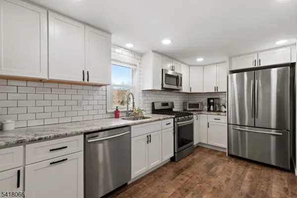 13 Millers Ln, Milltown Boro, NJ 08850