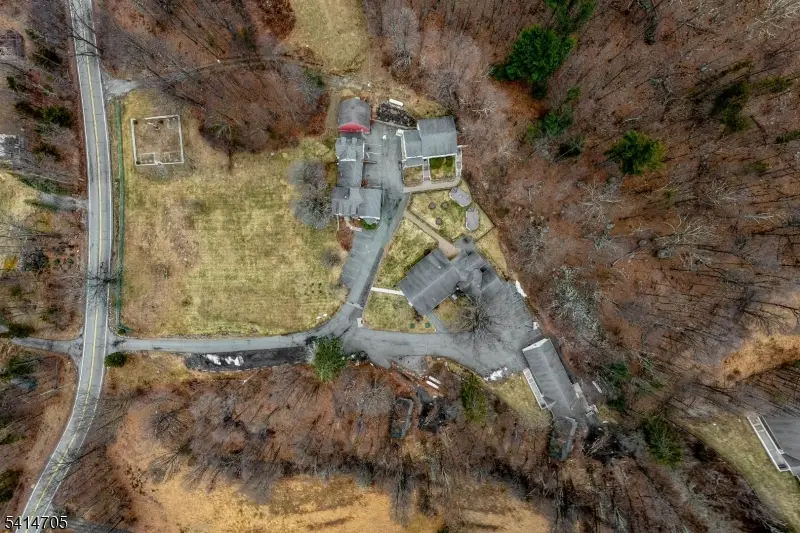 240 Longhouse Dr, Upper Greenwood Lake, NJ 07421 - #3