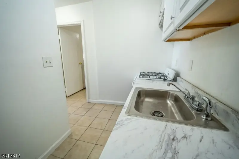 6 Baldwin Ave, Jersey City, NJ 07304 - #3