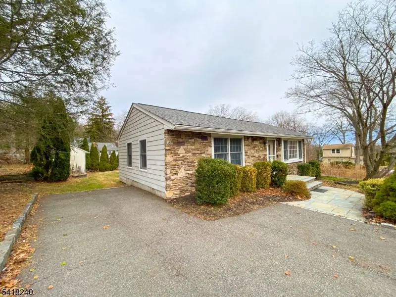 28 Woodside Dr, West Milford, NJ 07480 - #2