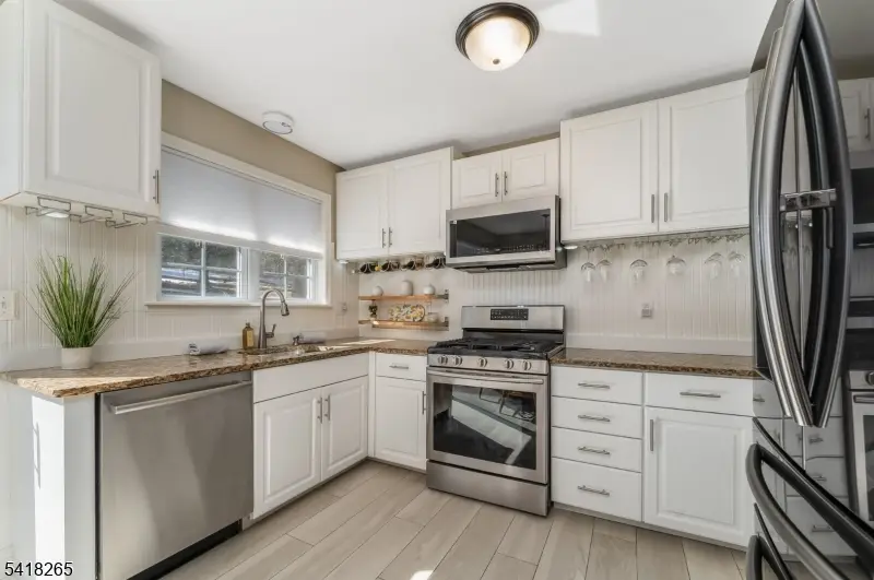4 Jumping Brook Pl, Annandale, NJ 08801 - #3