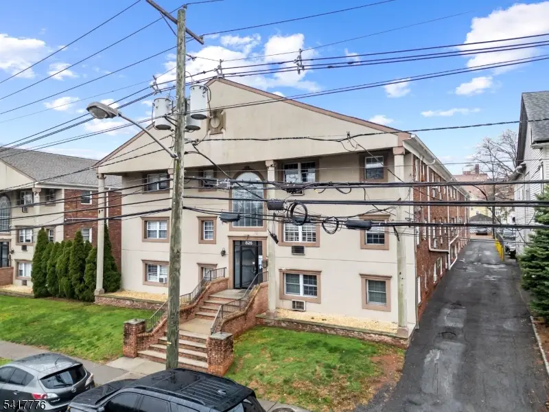 826 W Grand St, Elizabeth, NJ 07202 - #2