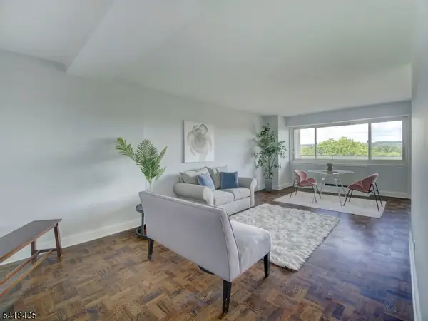 377 S Harrison Street #8I, East Orange City, NJ 07018