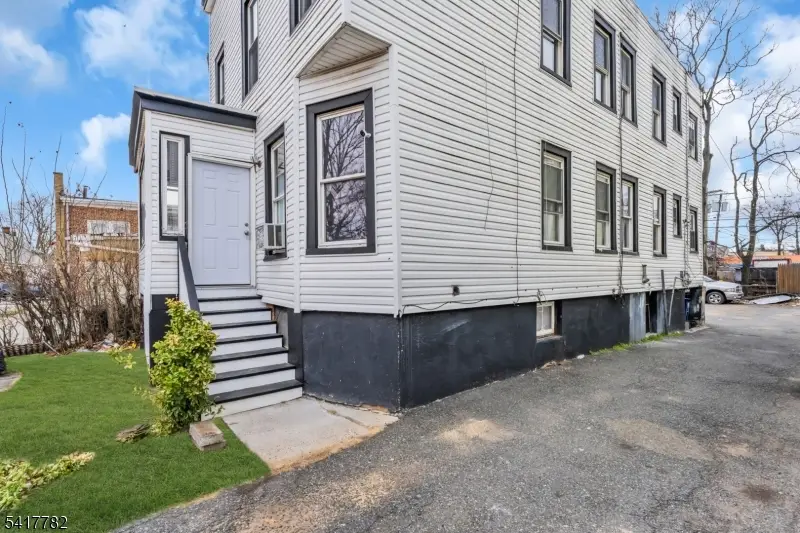 9 Lindsley Pl, East Orange, NJ 07018 - #2