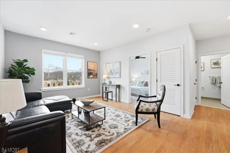 660 Bloomfield Ave #406, Bloomfield, NJ 07003 - #2