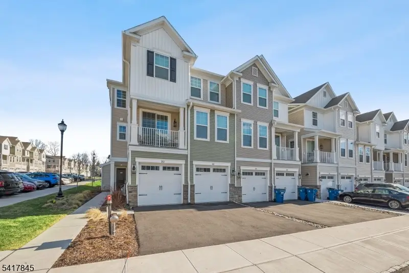 102 Iris Court, Warren, NJ 07059 - #2