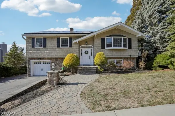 27 Borman Dr, Wanaque Boro, NJ 07465