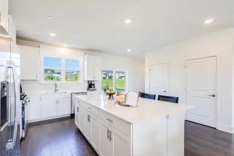 81 Eastwood Ter, East Hanover, NJ 07936 - #2