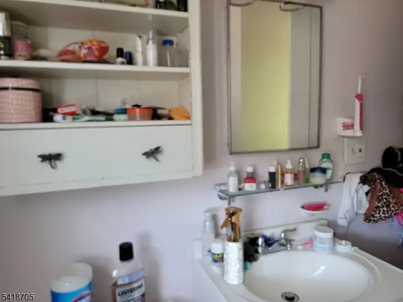 4 Denman Pl, Summit, NJ 07901 - #1