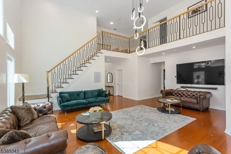 24 Bluffs Ct, Hamburg, NJ 07419 - #3