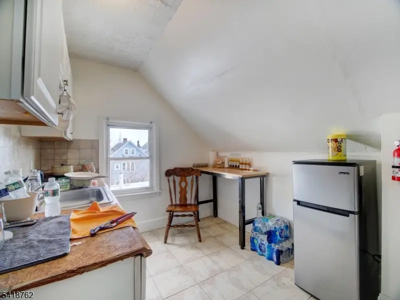 20 Geneva St, Elizabethport, NJ 07206 - #3