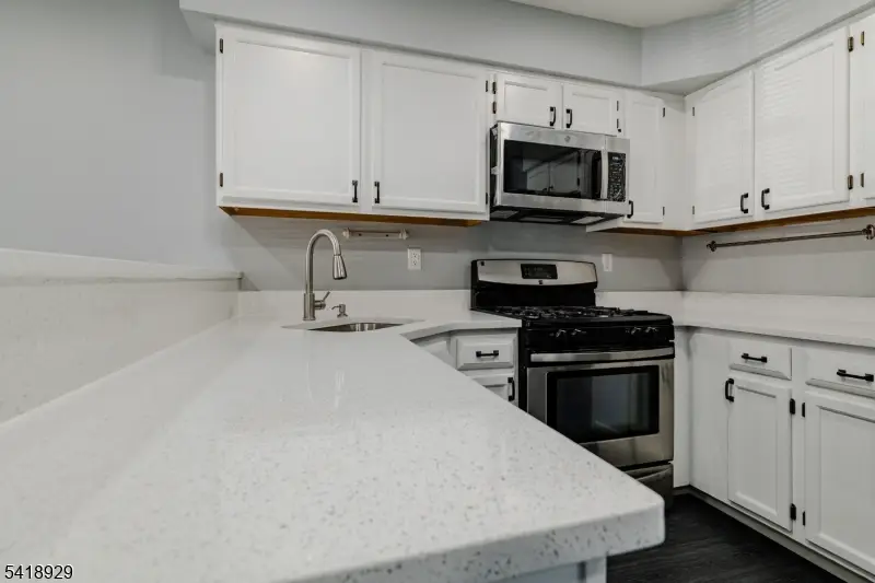 203 Concord Pl, North Brunswick, NJ 08902 - #3