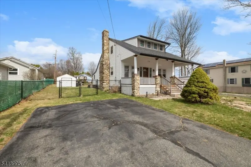 21 Center St, Budd Lake, NJ 07828 - #2