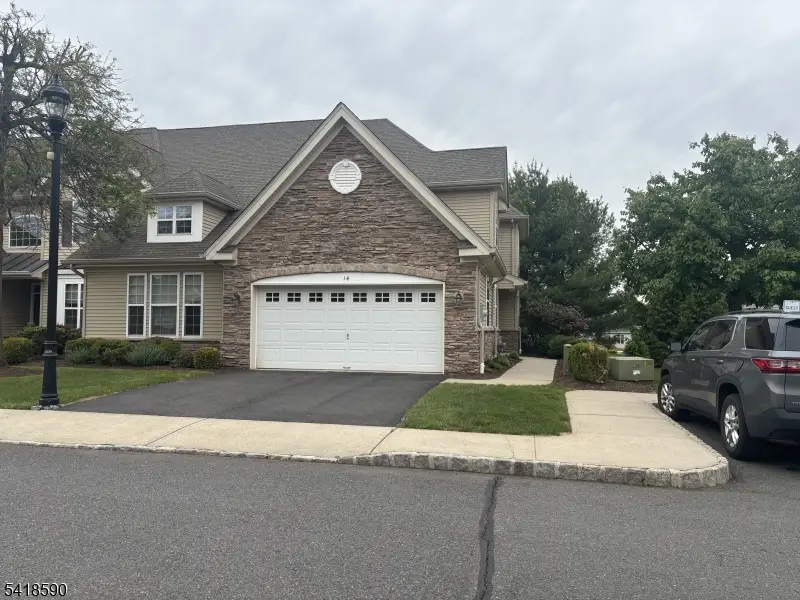 14 Fehervari Ct, Franklin, NJ 08873 - #2