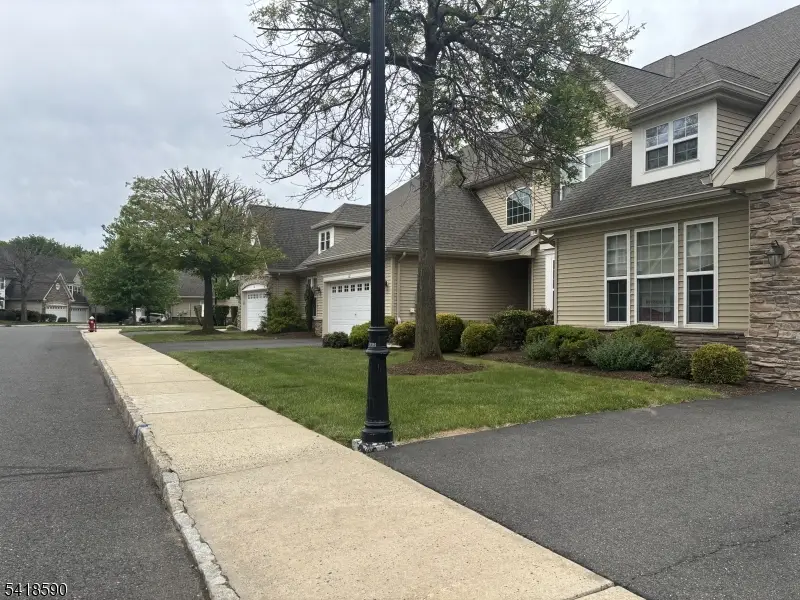 14 Fehervari Ct, Franklin, NJ 08873 - #3