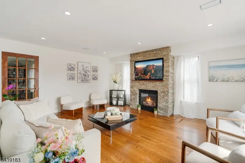 8 Dean Ct, Rutherford, NJ 07070 - #3