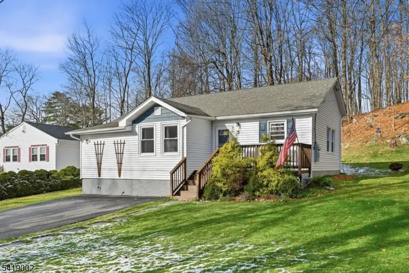 5 Chestnut Ave, Mount Arlington, NJ 07856 - #2