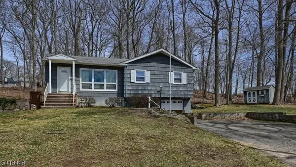 96 Lions Head Dr, Wayne Twp., NJ 07470