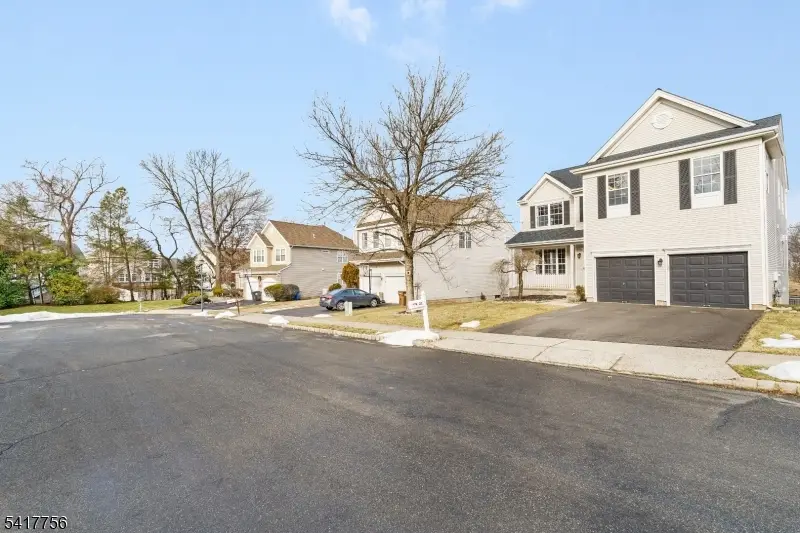 22 Kershaw Ct, Bradley Gardens, NJ 08807 - #3