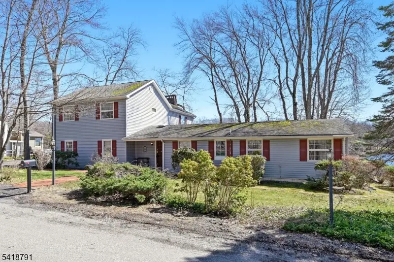 27 Plaza Dr, Crandon Lakes, NJ 07860 - #2