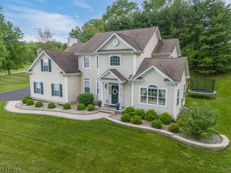 6 Columbine Ct, Raritan, NJ 08822 - #1