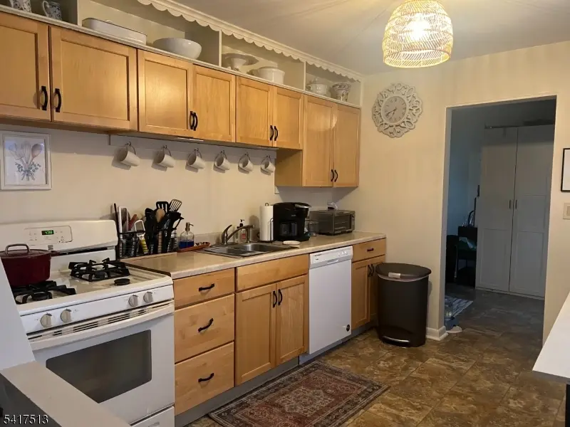 29 Brookside Ave, Pequannock, NJ 07444 - #3