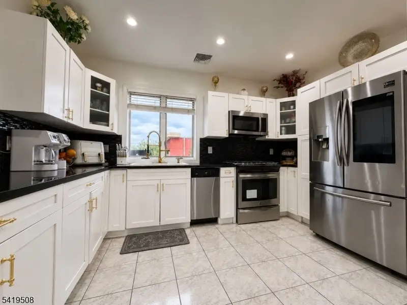 569 Monroe Pl, Ridgefield, NJ 07657 - #2
