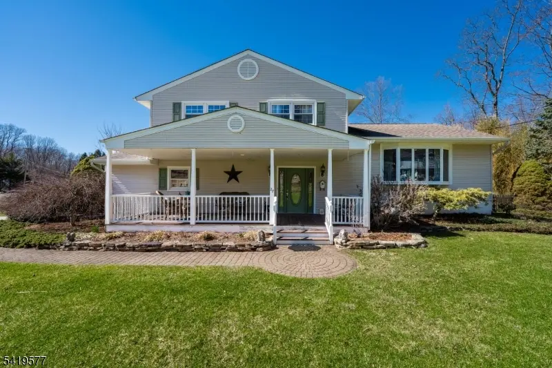 27 Adams Dr, Ogdensburg, NJ 07439 - #1