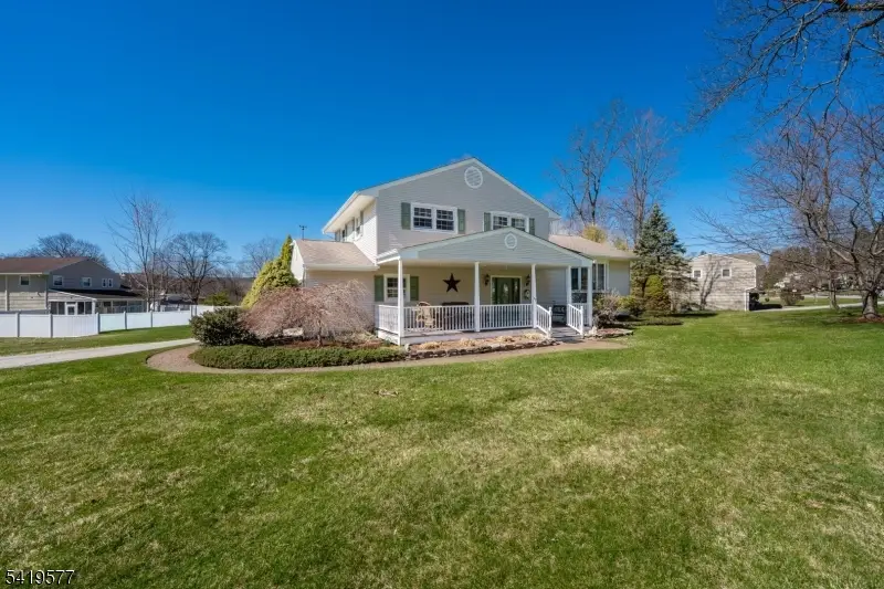 27 Adams Dr, Ogdensburg, NJ 07439 - #2