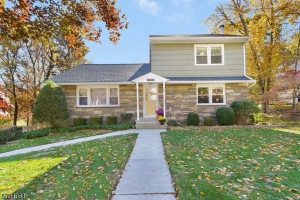 13 Paderewski Rd, Jefferson Twp., NJ 07438